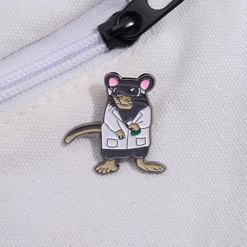 Animal Captivating Brooch Design Showcasing Delightful Mouse In White Coat For Trendy Fashion Lovers