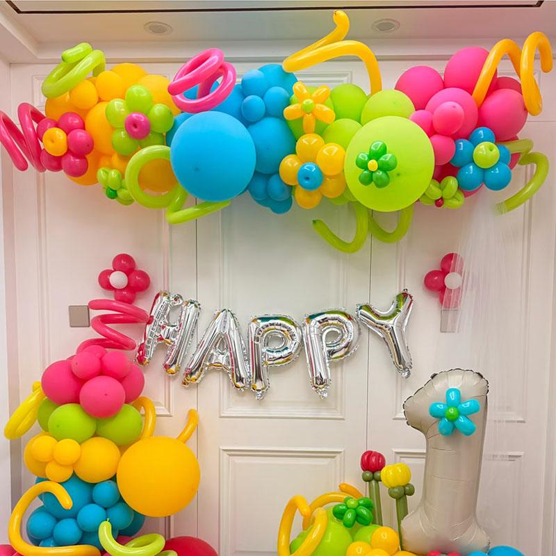 Bunte Ballon Party Dekoration 1. Geburtstag Hochzeit Feiertag Gender Reveal Innen- und Außenszene Dekoration Requisiten Ballon