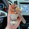 Portachiavi per Auto Orsetto Seduto Full Diamond alla Moda Selezione Alfabeto Creativa Targhetta Numero con Strass Decorativa Portachiavi Anti-smarrimento
