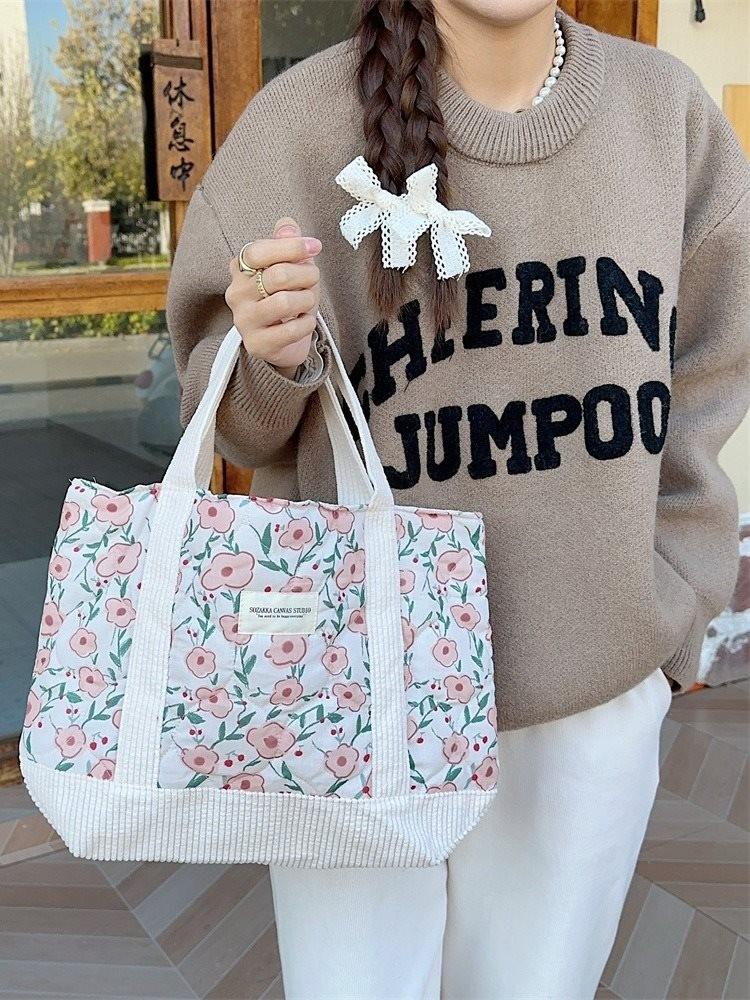 Vintage Flower Pattern Quilted Tote Bag Soft Cotton Commuter Organizer Bag For Daily Use
