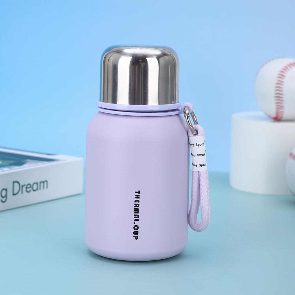 Stylový termohrnek z nerezové oceli Jednoduchý a kompaktní závěsný pohárek na vodu Venkovní přenosný vakuový skákací pohár