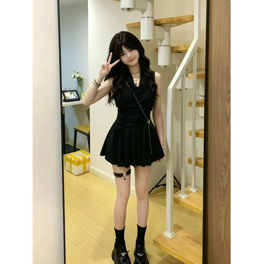 Black Sexy Backless Fake Two-piece Lace Dress Women's Summer 2026 New French Pure Desire Sleeveless Neck Skirt