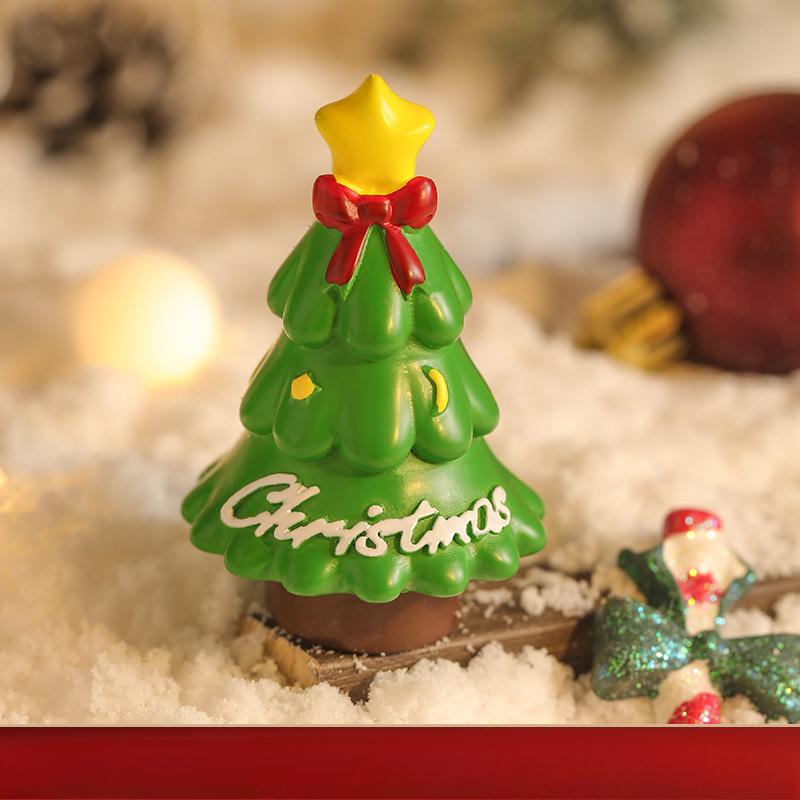 New Creative Christmas Ornaments for Elderly People Snowman Resin Small Ornaments Cartoon Scene Arrangement Decoration Gift Doll