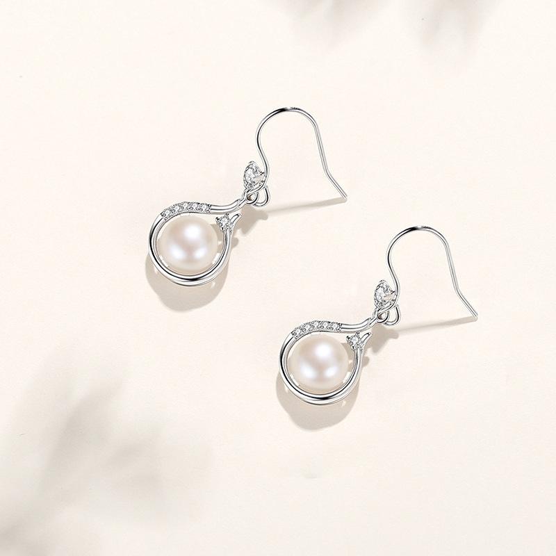 Pearl Pearl Light Luxury French Retro Minimalist Style Earrings, Ear Hooks, Gifts for Girlfriends, Girlfriends, and Mothers