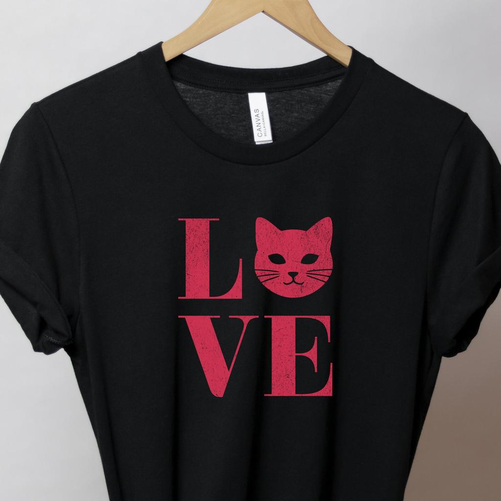 Cat Lover T-Shirt: LOVE Cat Graphic Tee