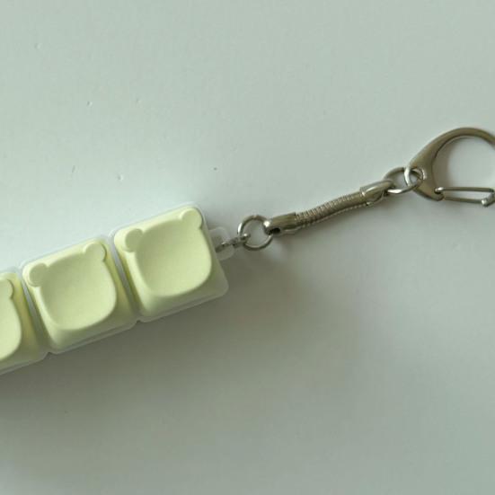 4-Keys Bear Fidget Keyboard Anxiety Relief Finger Clicker Keychain Office School Travel Decompression Button Sensory Toy Hanging Decor
