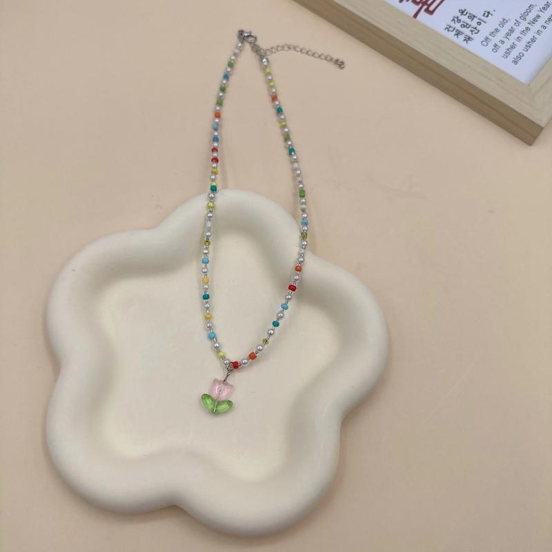 Sweet Bohemia Short Choker Chain Colorful Beaded Necklace for Women Tulip Pendant Necklace Beaded Choker Necklace Gift