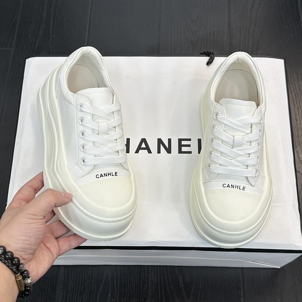 Britischer Stil Leder Dicksohlige Lässige Kleine Weiße Schuhe Damen 2025 Frühling Neu Runde Zehen Schnürschuh Vielseitig Weiche Sohle Erhöhende Board Schuhe