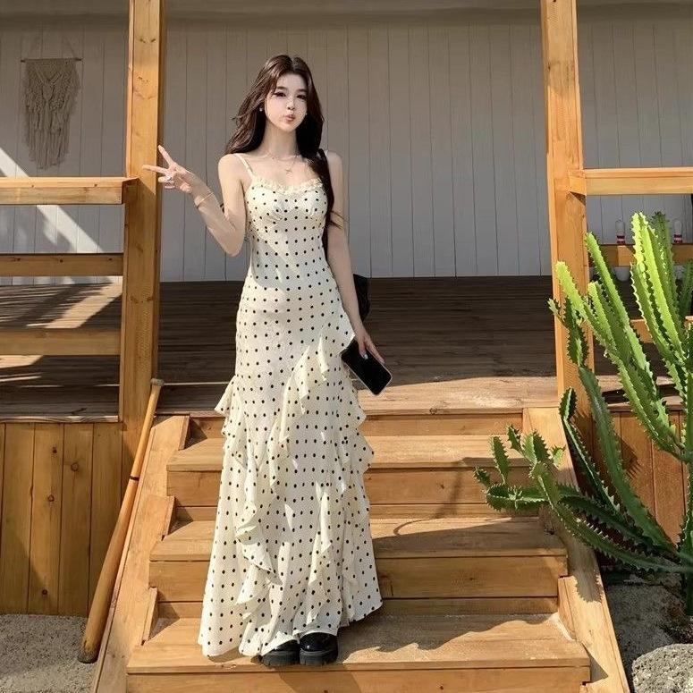 White polka dot lace suspender dress dress women's giant good-looking summer beautiful waist thin hip skirt women's clothing
