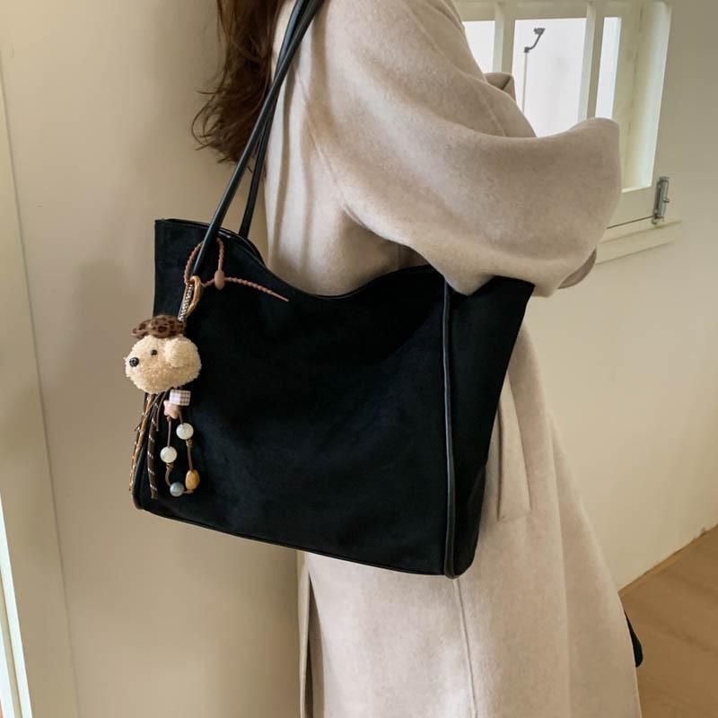 Casual retro matte bag women's 2025 new commuter versatile shoulder bag fashionable large-capacity portable tote bag