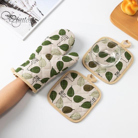 Heat Resistant Oven Mitts And Pot Holders Set Convenient Storage High Heat Resistance Up To 500 Degrees Fahrenheit Non-Slip Grip Kitchen Essential