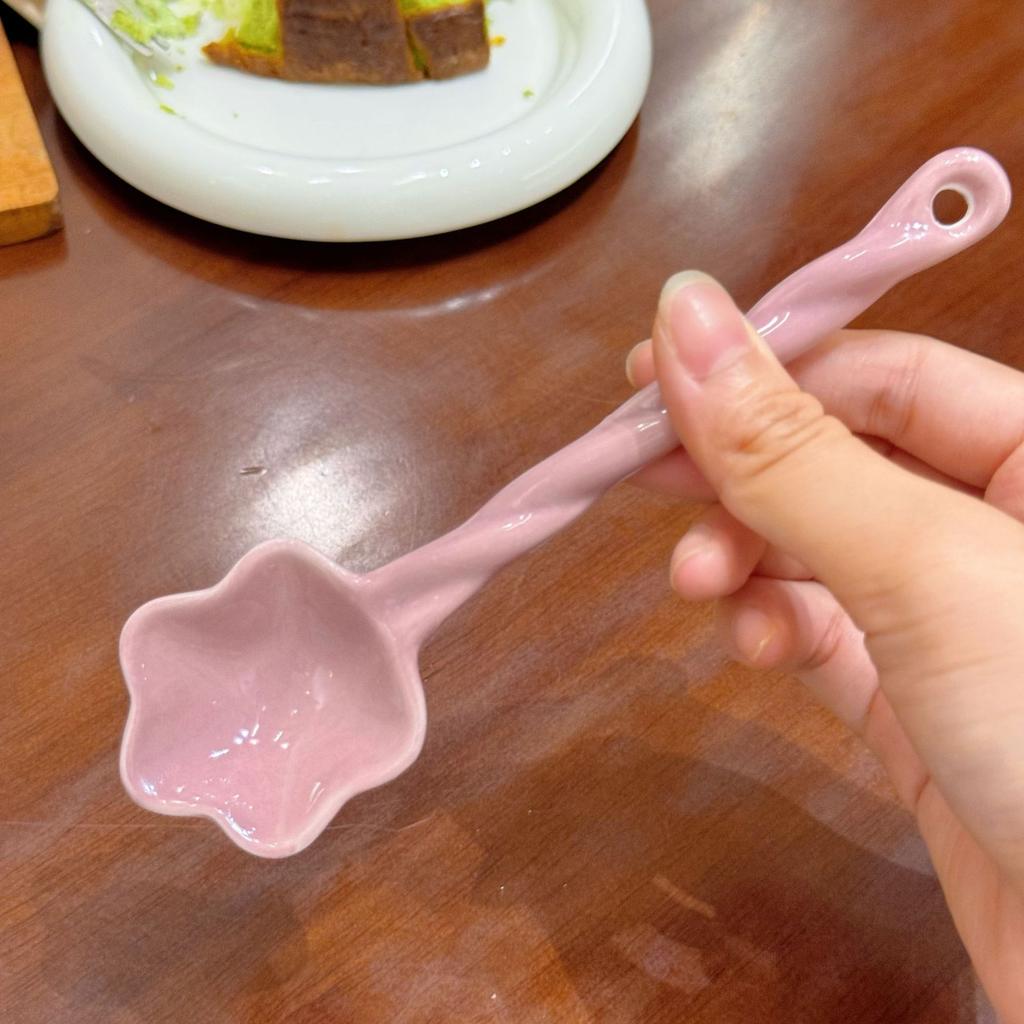 Girl's heart cute ceramic spoon star stirring spoon household rice spoon high value coffee spoon