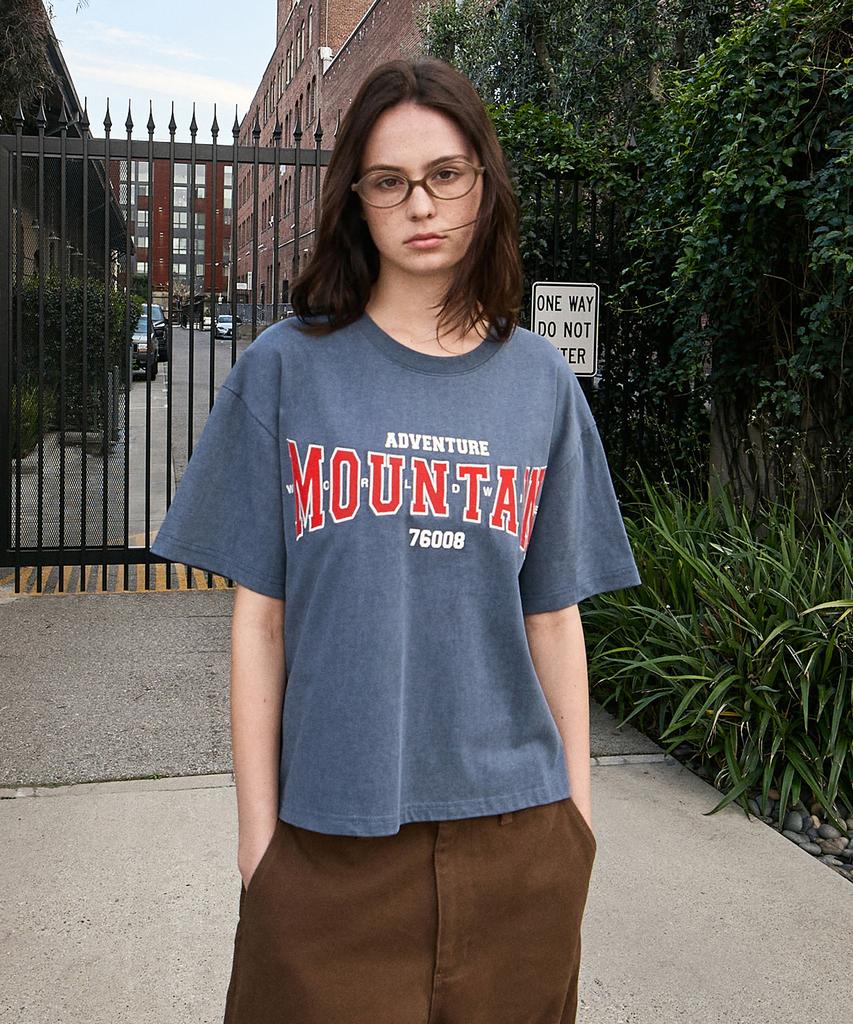 Peullukeu Crop World Mountain Embroidered Logo Pigment Short Sleeve T-Shirt Navy Fst741C