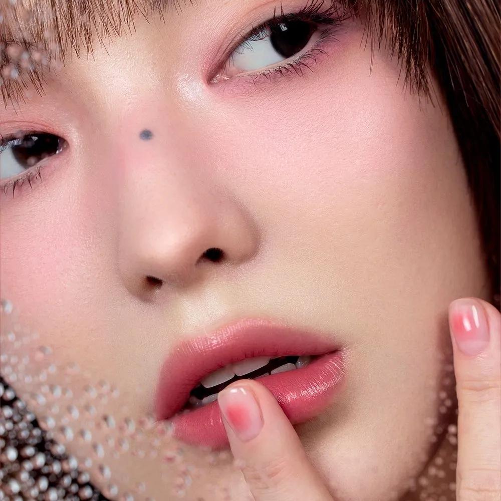 Misty Lip Bare + Shine Reflector (Included) Misty Tint Ring + Mini Tint (Random)