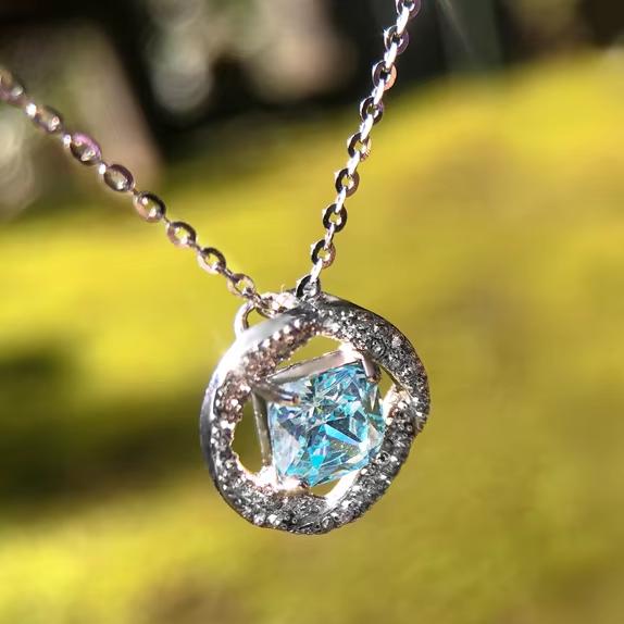 Custom 925 Sterling Silver Women's Necklace High Quality Shiny Four-leaf Clover Zircon Inlay Geometric Cute Pendant