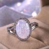 Milangirl Großer Ovaler Feueropal Ring Mode Zirkon Weißer Mondstein Leuchtende Farbe Ringe für Damen Hochzeits Verlobungsring