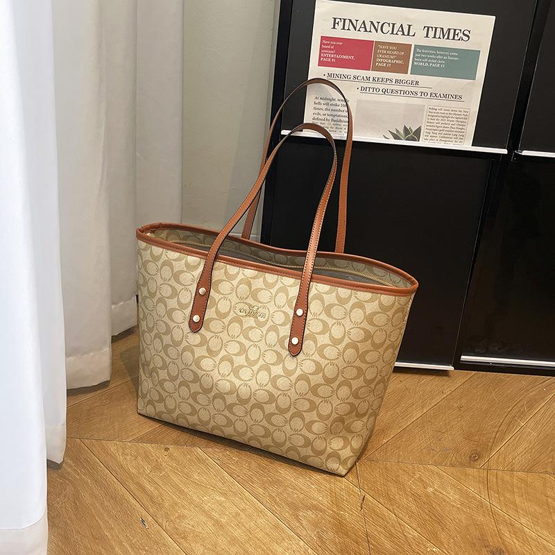 

Luxurious Women s Large Capacity Tote - Trendy Autumn/Winter 2025 Fashion Shoulder Bag
