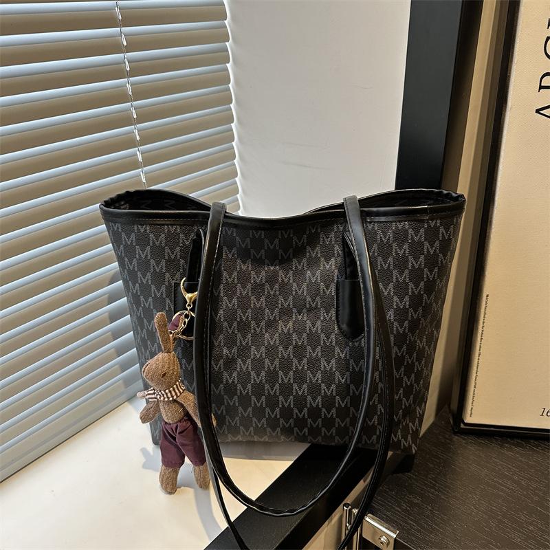 New retro trend printing large capacity shoulder armpit bag simple high-end temperament versatile handbag