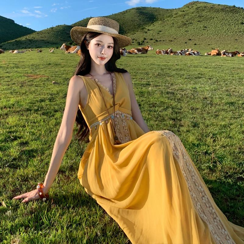 Französischer Urlaub Spitze Gelbes Hosenträgerkleid Damen Sommer Neckholder Taille Schlankes Kleid