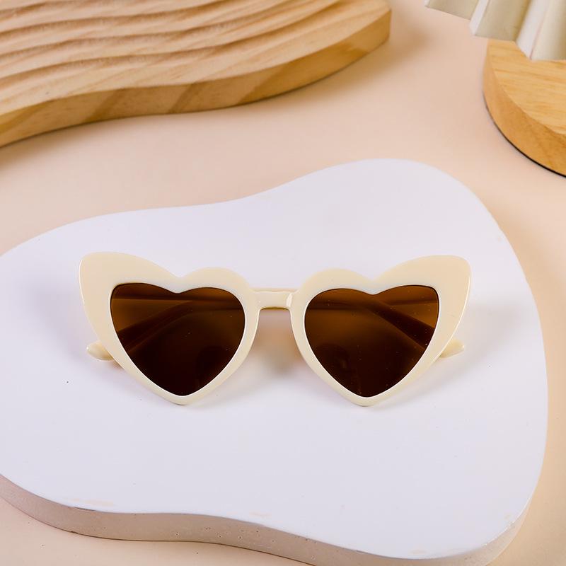 2022 Trendy Peach Heart Sunglasses: Fashionable, Comfortable, Versatile for Babies & Kids with Parent-Child Matching Design