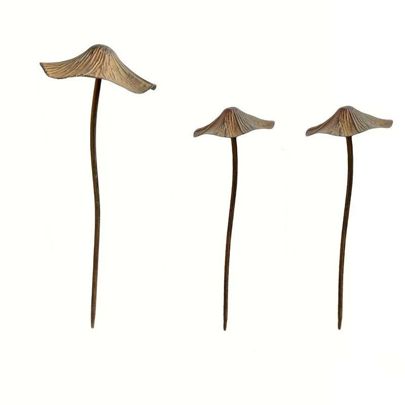 2PCS Metal Mushroom Yard Art - Garden Decorative Stake,Mushrooms Statue Decor for Pathway, Floor, Garden,Lawn,Outdoor Decoration