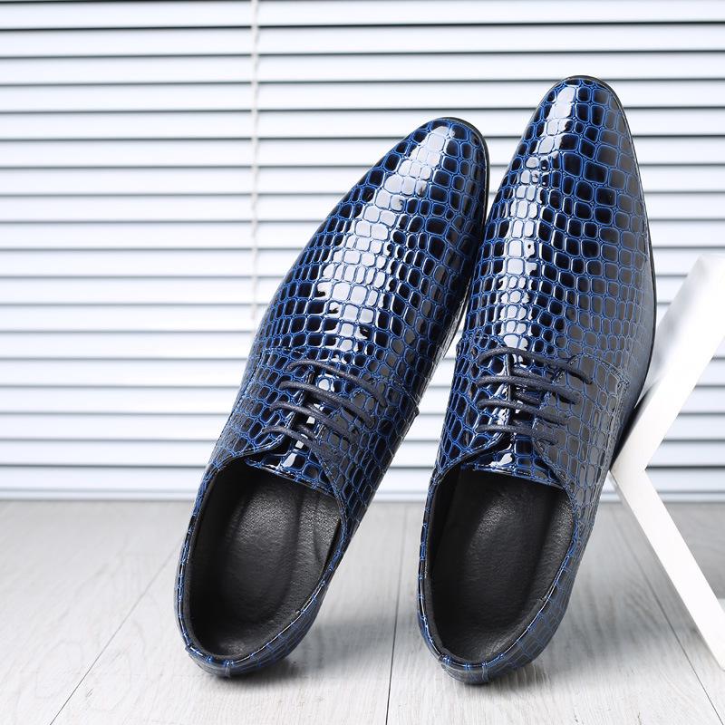 2025 new men's pointed leather shoes hairstylist trend small leather shoes glossy stone pattern British Korean version men's shoes