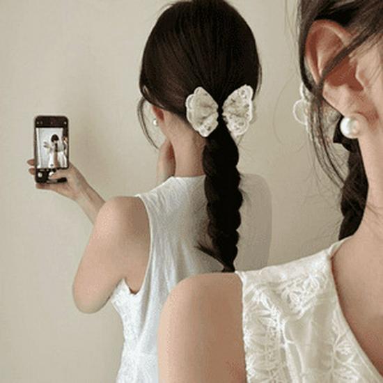 

Cream Lace Bow Hair Tie: Elegant, Versatile, and High-End Women s Jewelry.