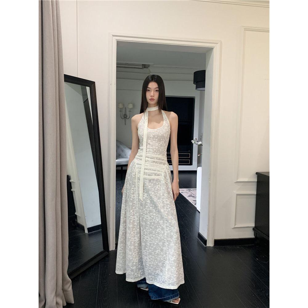 Girl High-end Feeling Waist-cinching Slimming Sleeveless Dress for Women's Summer Personality Halter Floral Layered Long Skirt