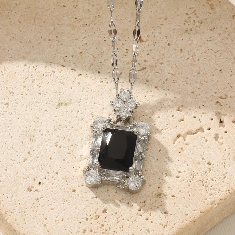 New Silver Color Stainless Steel Necklaces for Women Fashion Luxury Zircon Square Pendant Necklace Jewelry Clavicle Chain