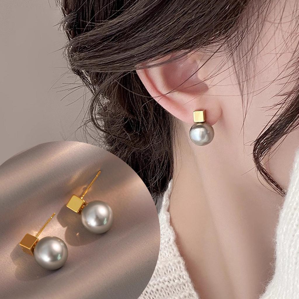 Grey earrings 2026 new popular item, light luxury high-end feeling earrings, female niche temperament commuting autumn and winter earrings