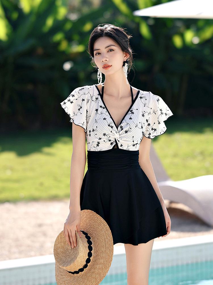 Women's High-Waisted Skirted One-Piece Swimsuit: Tummy Slimming Korean Fashion 2025 for Hot Springs and Swimming