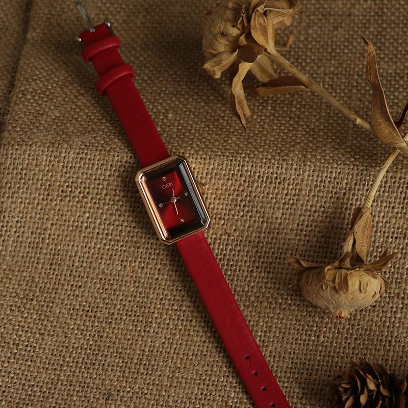 New Square Women'S WatchRetro Artistic Light Luxury HighEnd Leather Strap Suitable For Students Women'S Gifts Watch Accessories.