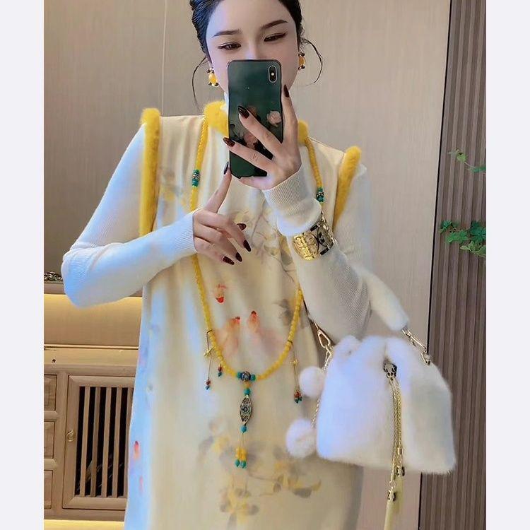 Elegant Fleece-Lined Qipao Vest Dress with Yellow Fur Collar, High-End, New Chinese Style, National Trend.