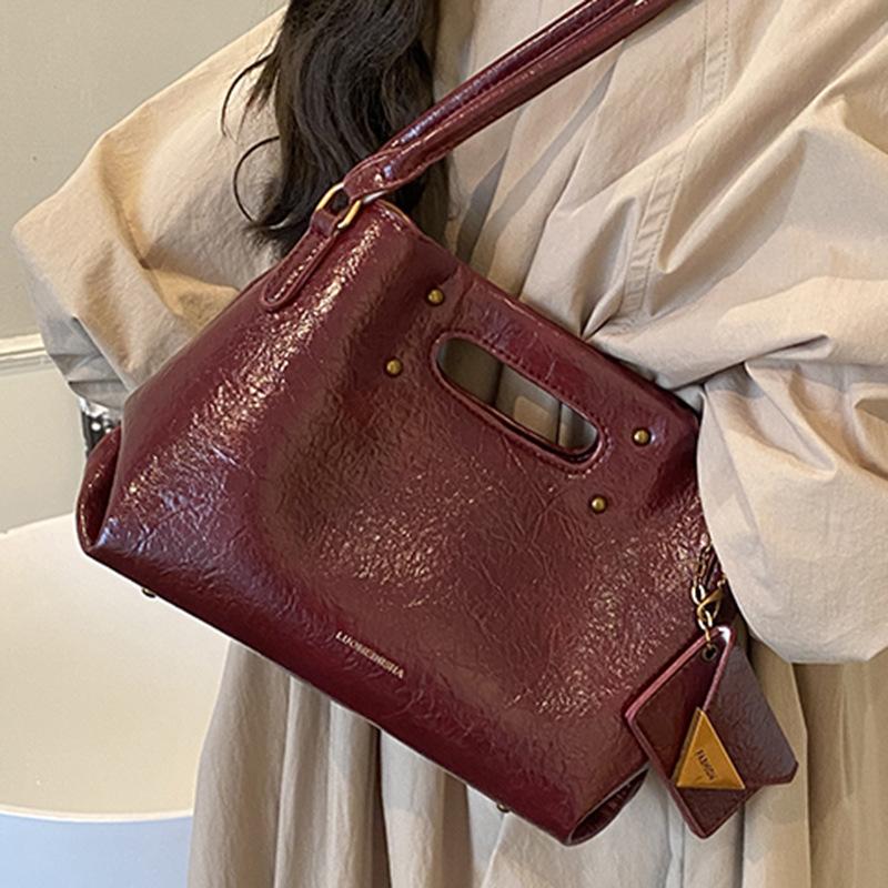 Retro Bag Women's Autumn New High-value Casual Fashion Portable Shoulder Messenger Bag Commuter Women's Bag