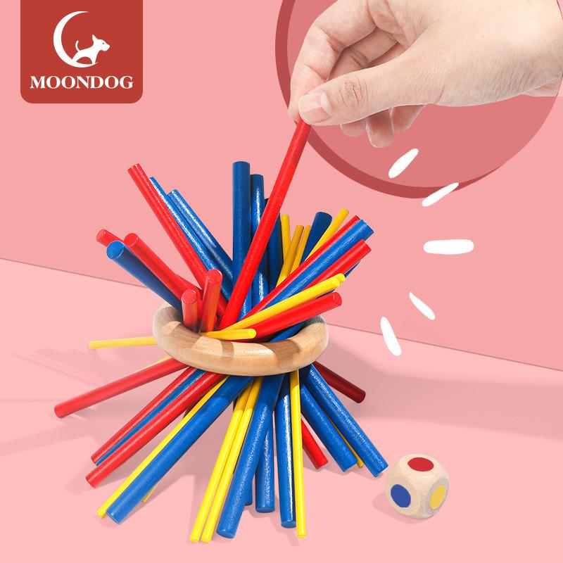 משחק אינטראקטיבי מעץ צבעוני 'הוצאת המקלות המאוזנים' צעצוע פאזל לילדים לגילאי 3 עד 6 אינטראקציה הורה-ילד