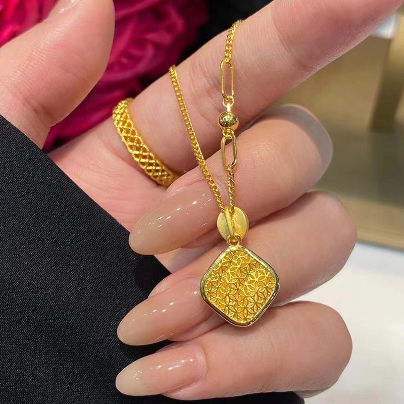 New In Wire Drawing Rhombus Pendant Hollow Out Geometry Necklace Fashion and Trend Light Luxury Collar Chain Gift