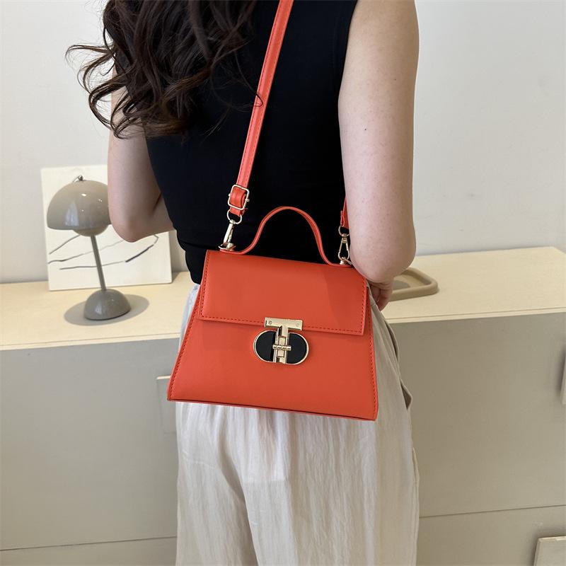 Women's Summer 2023 Retro Candy Color Crossbody Shoulder Bag: Fashionable and Textured Handbag