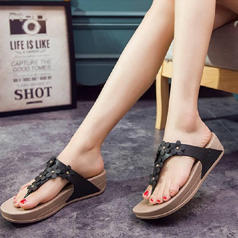 2024 Stylish Summer Wedge Flip Flops For Women Comfortable Beach Sandals With Thick Sole