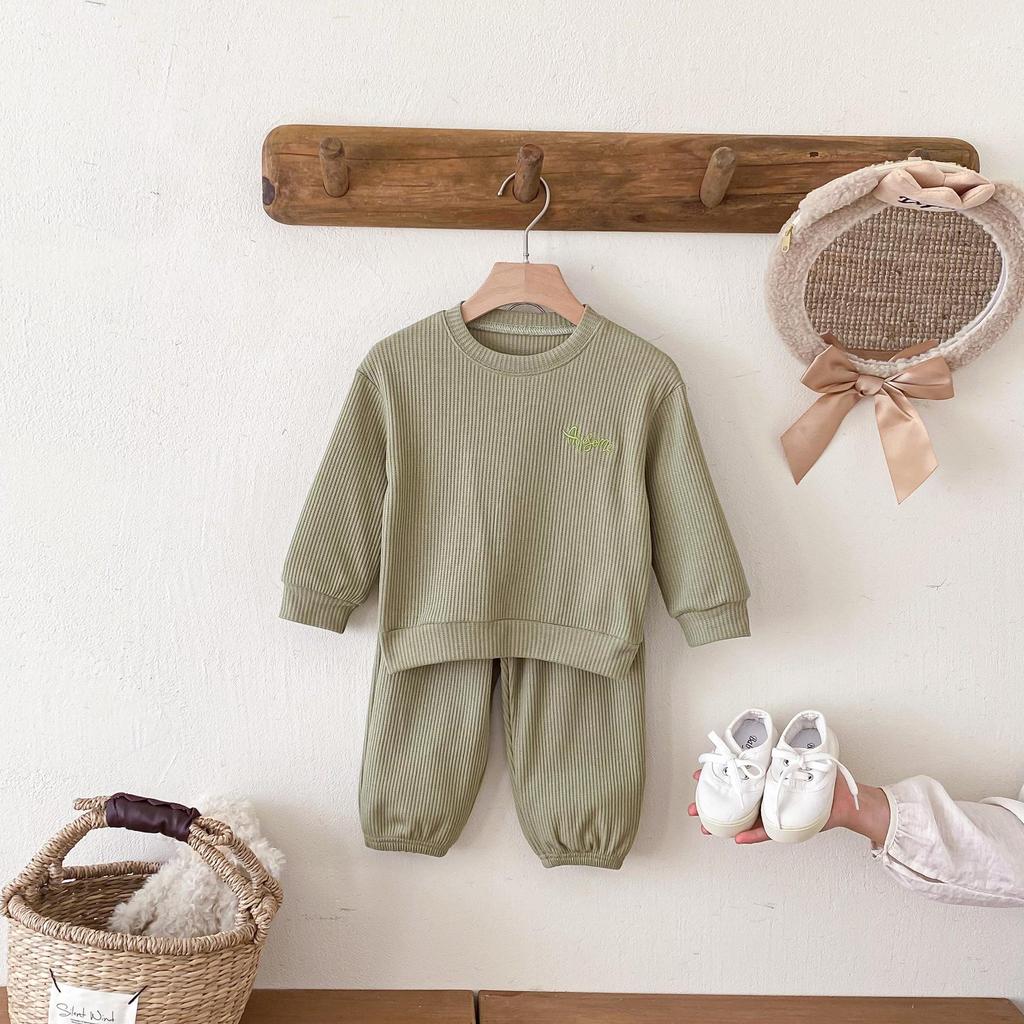 Spring Arrival: Unisex Waffle Knit Two-Piece Set for Toddlers & Kids with Letter Embroidery - Korean Style Home Wear