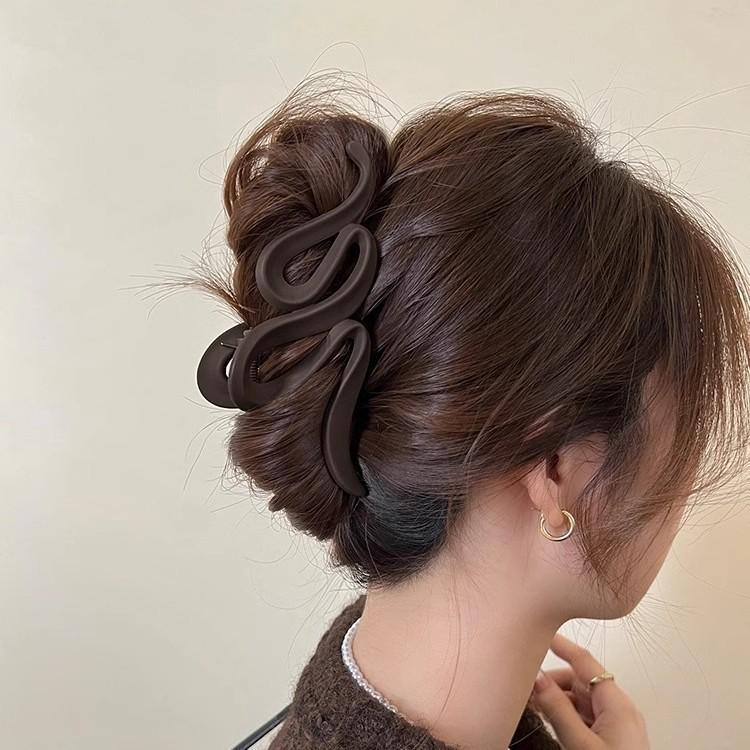 2025 Matte Wave Large Hair Clip for Women – High-End Shark Claw Accessory
