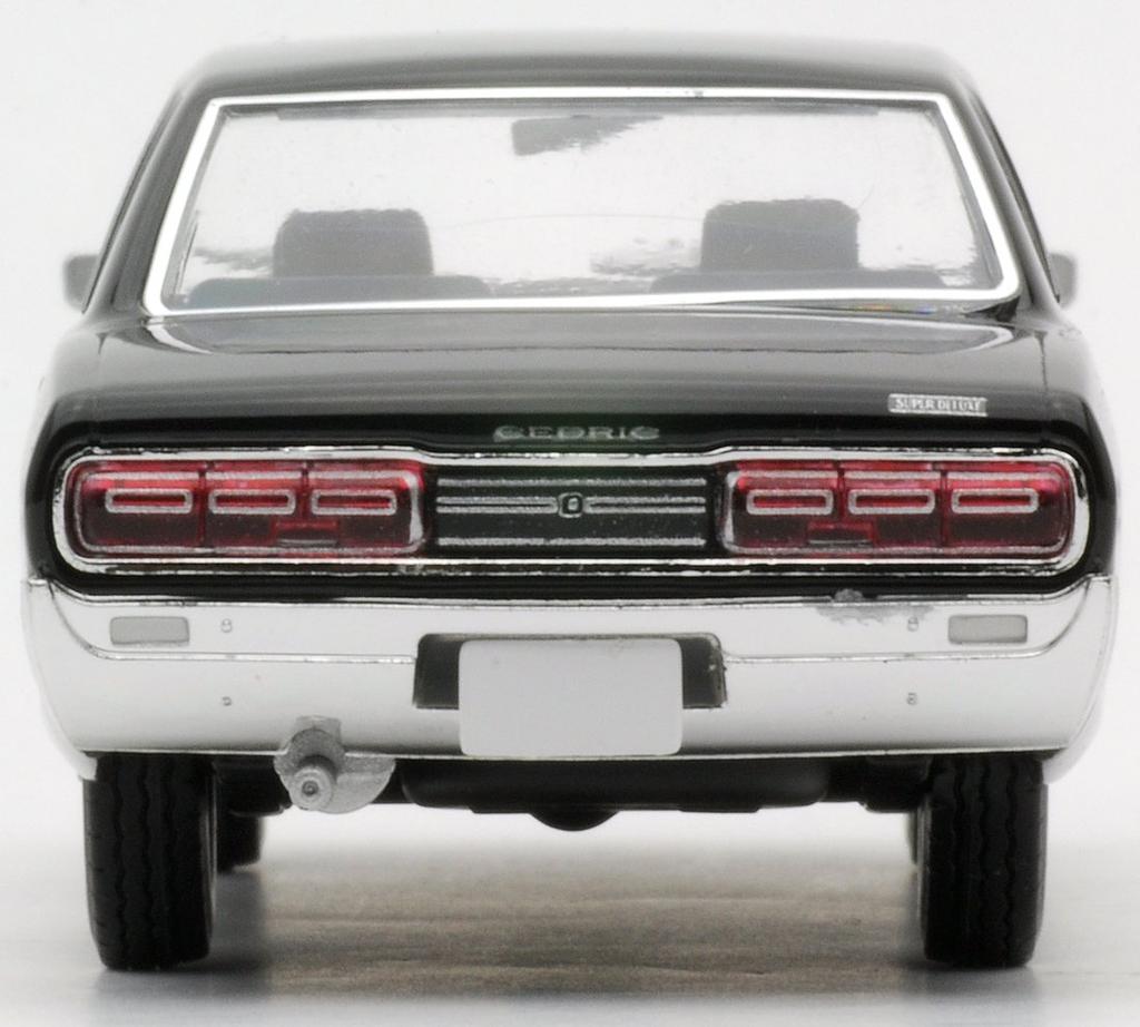 Tomica Limited Vintage Nissan Cedric Super DX Finished Product LV-N43-06a (Black) -