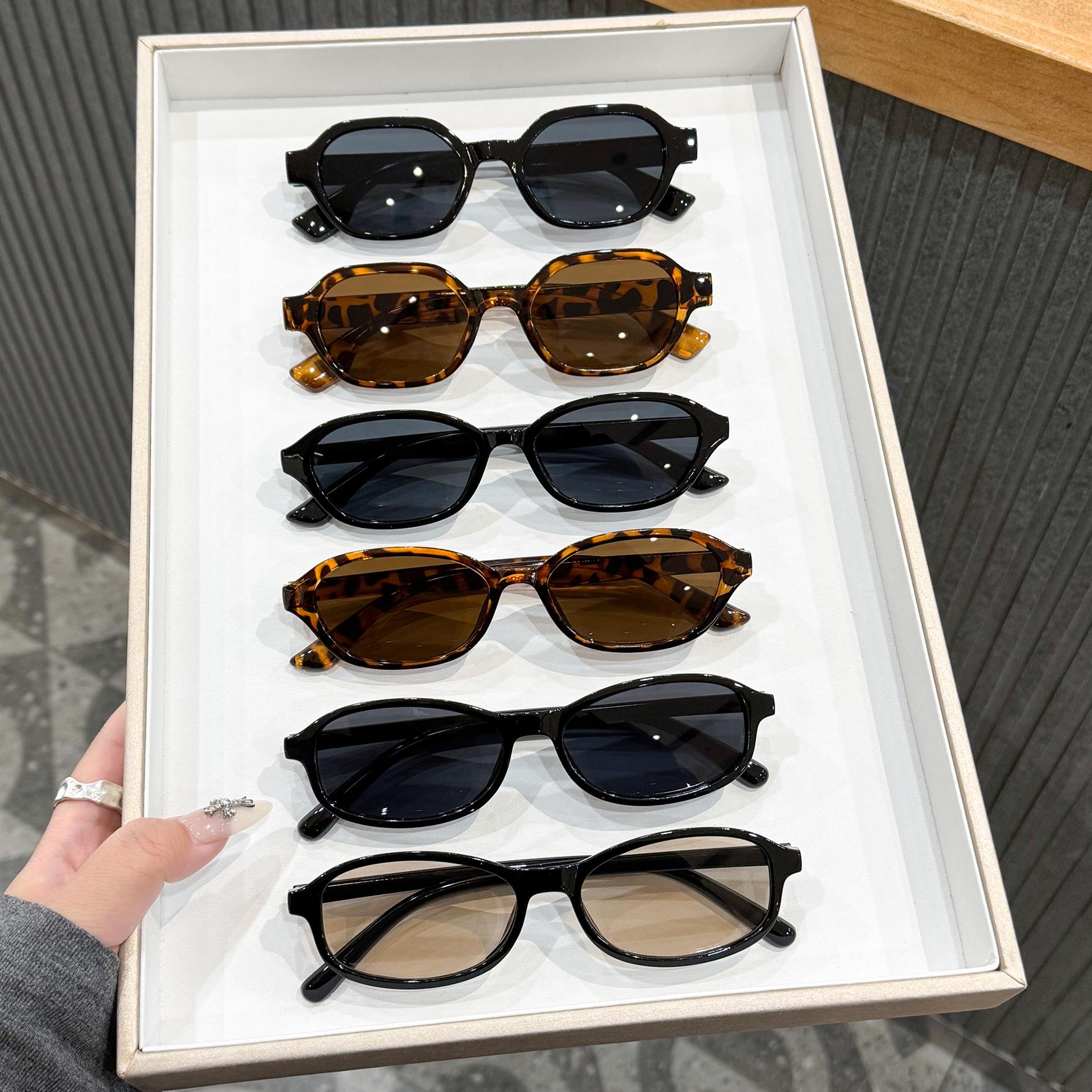 

6Pcs Retro-Style Fashionable Sunglasses for Men and Women, Stylish and Versatile, Perfect for Summer Sunbathing
