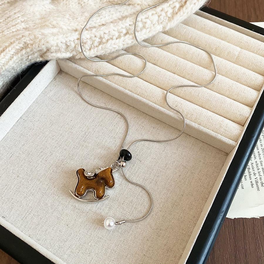 European & American Zircon Resin Rocking Horse Pendant Sweater Necklace - Versatile High-End Autumn/Winter Fashion