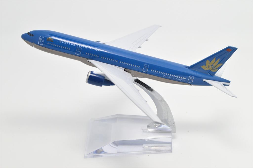 TANG DYNASTY 16cm Vietnam Airlines Boeing B777 Alloy Airplane Model Toy 1/400