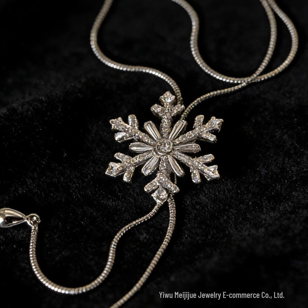 Zircon Snowflake Tassel Necklace: Autumn-Winter Women's Fashion Choker