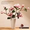 Composizione di fiori artificiali di magnolia: Set decorativo in ceramica per sala da pranzo o soggiorno