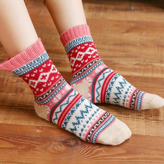5 Pairs Winter Warm Crew Socks for Women Thick Mid-Calf Knitted Socks Retro Ethnic Style Socks for Christmas Gifts