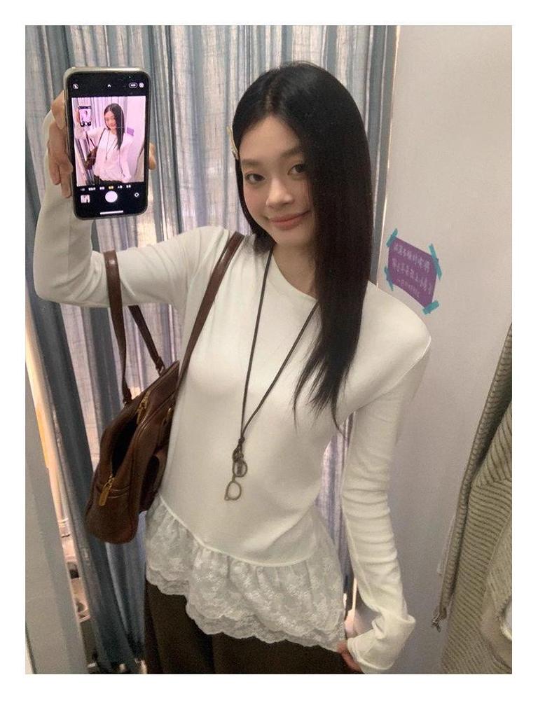Women's Slim Fit White Lace Patch Long Sleeve T-Shirt - 2026 Spring/Autumn Collection