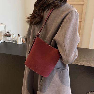 Retro Bucket Bag für Damen  Neue Modische Wildleder Mattierte Schultertaschen Einfacher Buchstaben Damen Shopping Umhängetasche