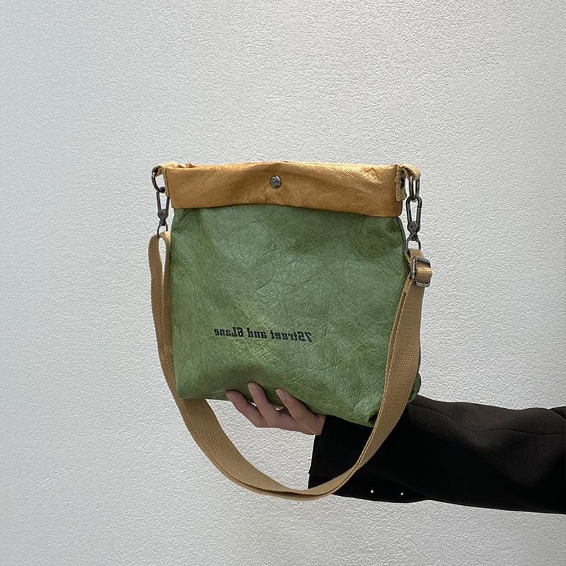 

Дизайнерская сумка из крафт-бумаги для женщин, летняя новая модная универсальная японская ретро-сумка на одно плечо большой емкости через плечо (20cm<Max Length<30cm)